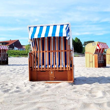 Moderne 1 Zimmer Ferienwohnung Mit Sonnenterrasse Und Parkplatz, In Ruhiger Lage, Nur Wenige Gehminuten Zum Ostsee Sandstrand Scharbeutz Esterno foto