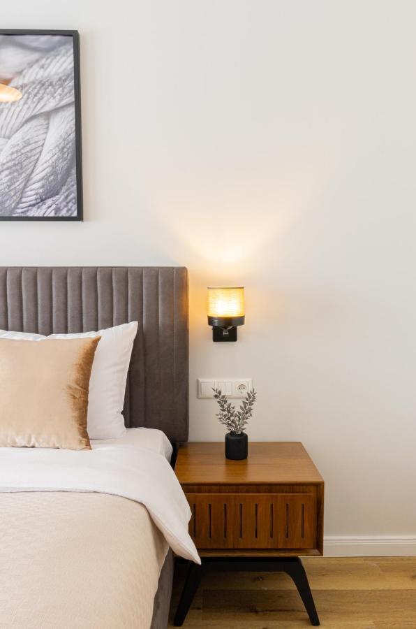 Moderne 1 Zimmer Ferienwohnung Mit Sonnenterrasse Und Parkplatz, In Ruhiger Lage, Nur Wenige Gehminuten Zum Ostsee Sandstrand Scharbeutz Esterno foto