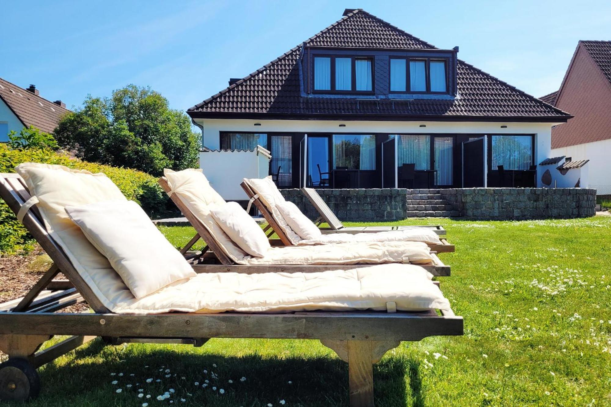 Moderne 1 Zimmer Ferienwohnung Mit Sonnenterrasse Und Parkplatz, In Ruhiger Lage, Nur Wenige Gehminuten Zum Ostsee Sandstrand Scharbeutz Esterno foto